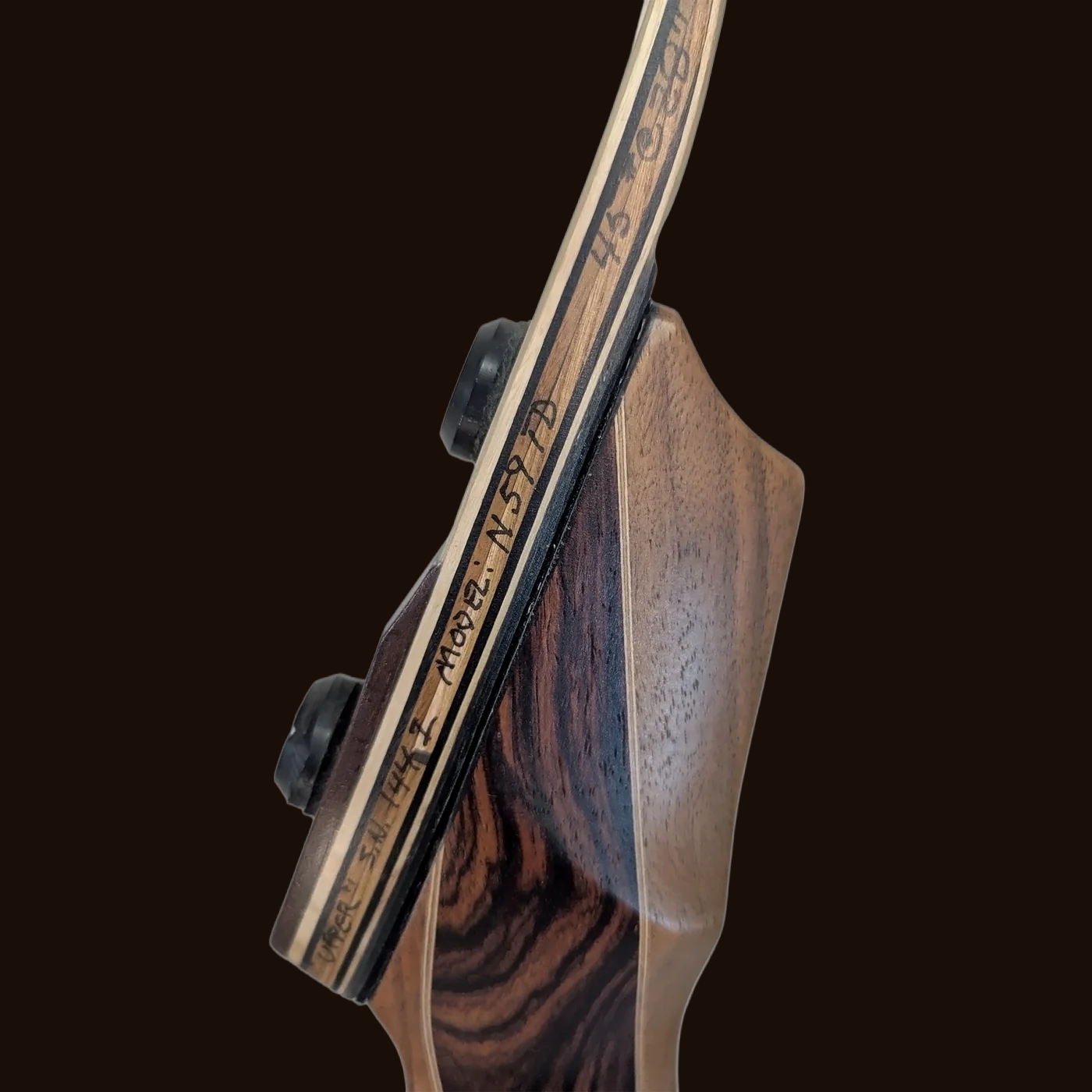 Close-up of Wapiti riser bolt and limb detail